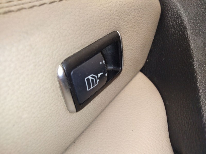 Recambio de guarnecido puerta delantera derecha para mercedes-benz clase e (w212) e 350 cdi (212.023) referencia OEM IAM A212727