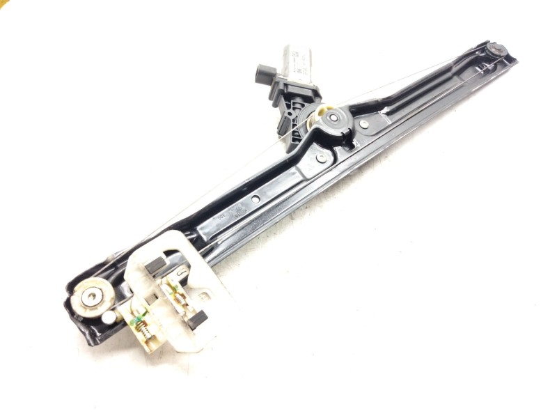 Recambio de elevalunas delantero izquierdo para iveco daily vi furgón 33s16, 35s16, 35c16, 40c16, 50c16 referencia OEM IAM   