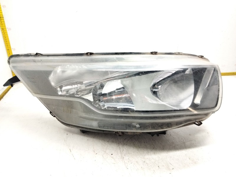 Recambio de faro derecho para iveco daily vi furgón 33s16, 35s16, 35c16, 40c16, 50c16 referencia OEM IAM 5801473749  