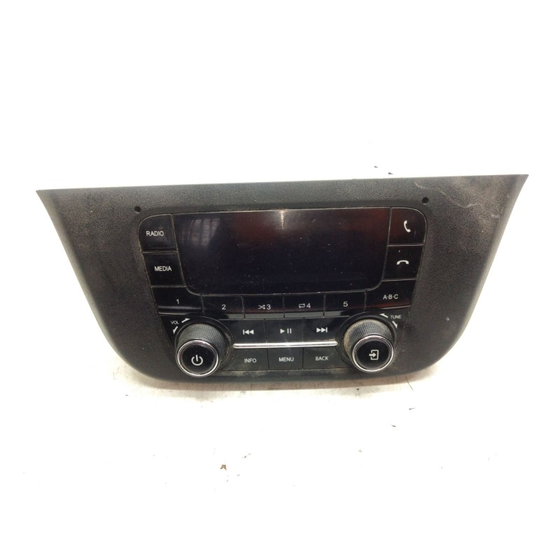 Recambio de sistema audio / radio cd para iveco daily vi furgón 33s16, 35s16, 35c16, 40c16, 50c16 referencia OEM IAM   