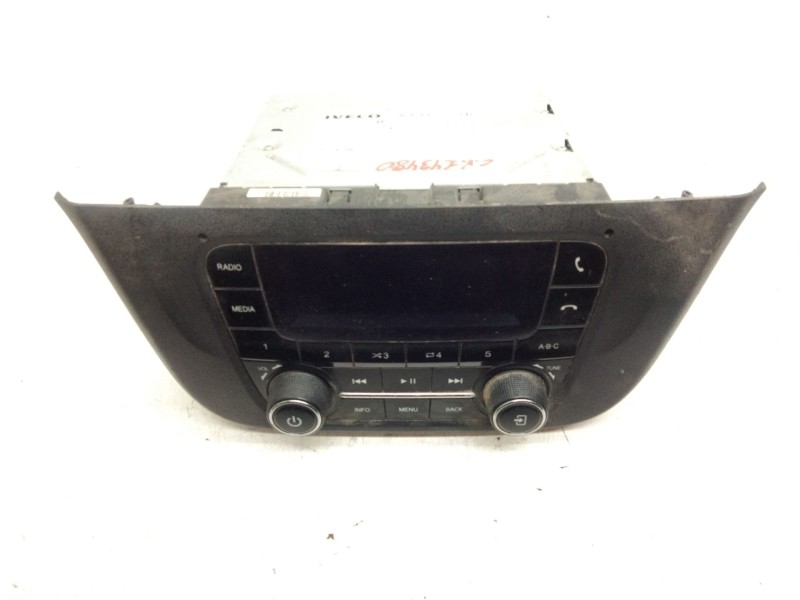 Recambio de sistema audio / radio cd para iveco daily vi furgón 33s16, 35s16, 35c16, 40c16, 50c16 referencia OEM IAM   