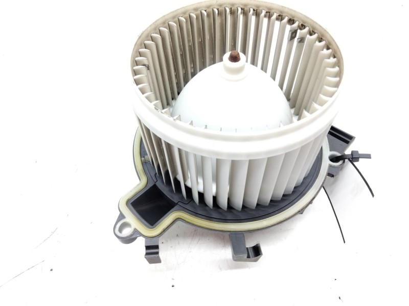 Recambio de motor calefaccion para iveco daily vi furgón 33s16, 35s16, 35c16, 40c16, 50c16 referencia OEM IAM   