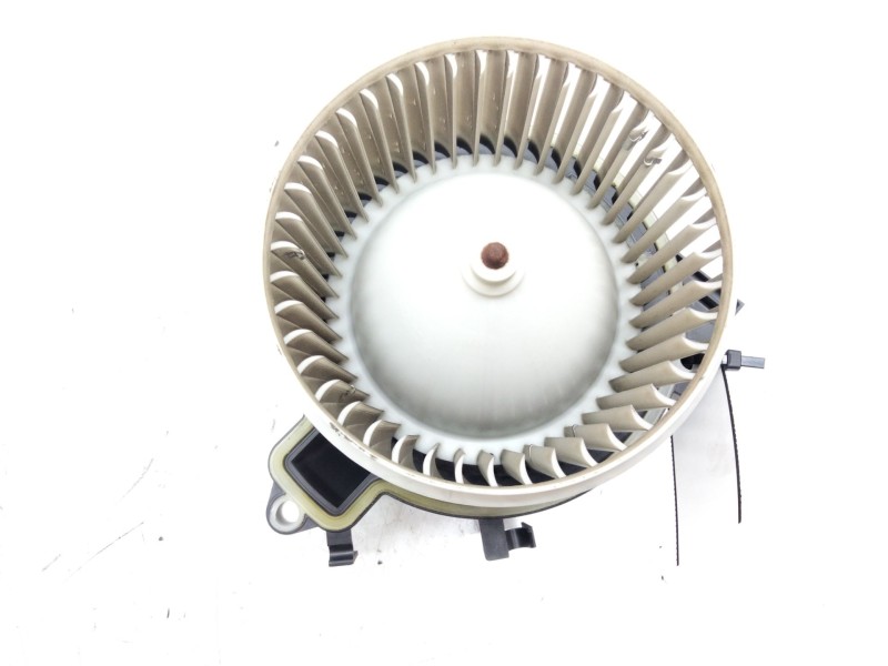 Recambio de motor calefaccion para iveco daily vi furgón 33s16, 35s16, 35c16, 40c16, 50c16 referencia OEM IAM   