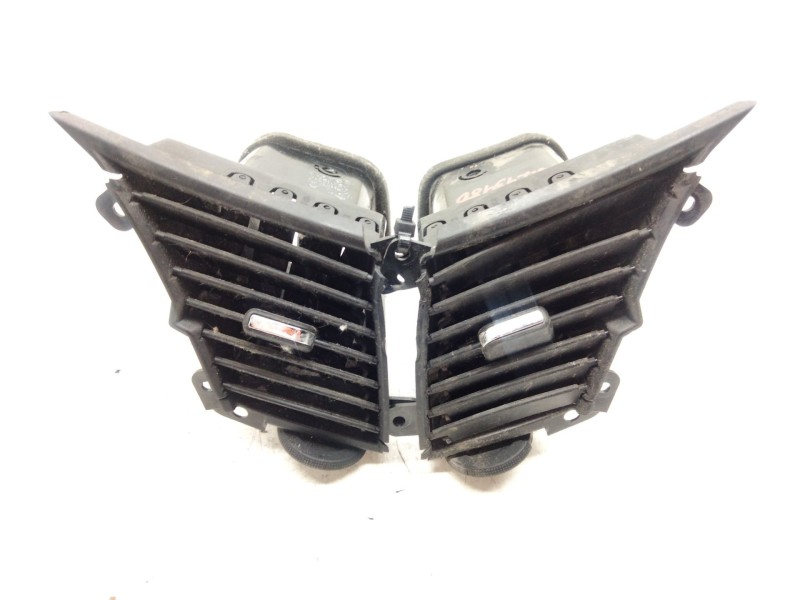 Recambio de aireador central para iveco daily vi furgón 33s16, 35s16, 35c16, 40c16, 50c16 referencia OEM IAM   