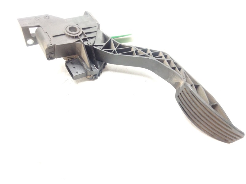 Recambio de pedal acelerador para iveco daily vi furgón 33s16, 35s16, 35c16, 40c16, 50c16 referencia OEM IAM 5801443490  