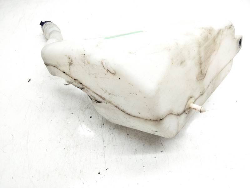 Recambio de deposito limpia para iveco daily vi furgón 33s16, 35s16, 35c16, 40c16, 50c16 referencia OEM IAM   