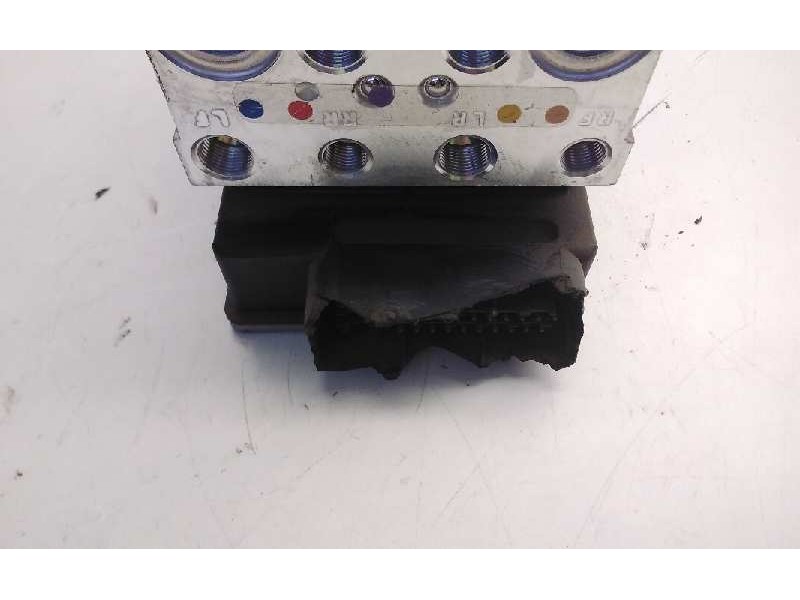 Recambio de centralita abs para renault trafic referencia OEM IAM 8200036719 DEFECTUOSO 