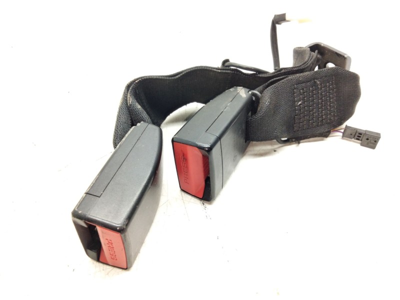 Recambio de enganche cinturon trasero derecho para bmw serie 1 lim. (f21) 116d referencia OEM IAM   