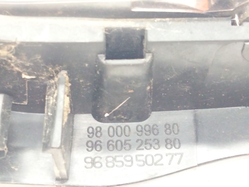 Recambio de maneta interior delantera derecha para peugeot 508 active referencia OEM IAM 9800099680  