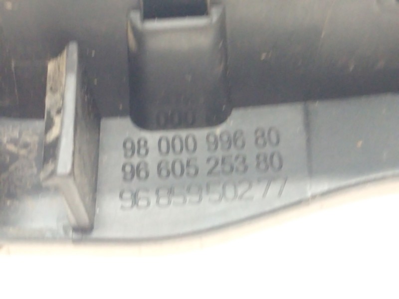 Recambio de maneta interior trasera derecha para peugeot 508 active referencia OEM IAM 9800099680  