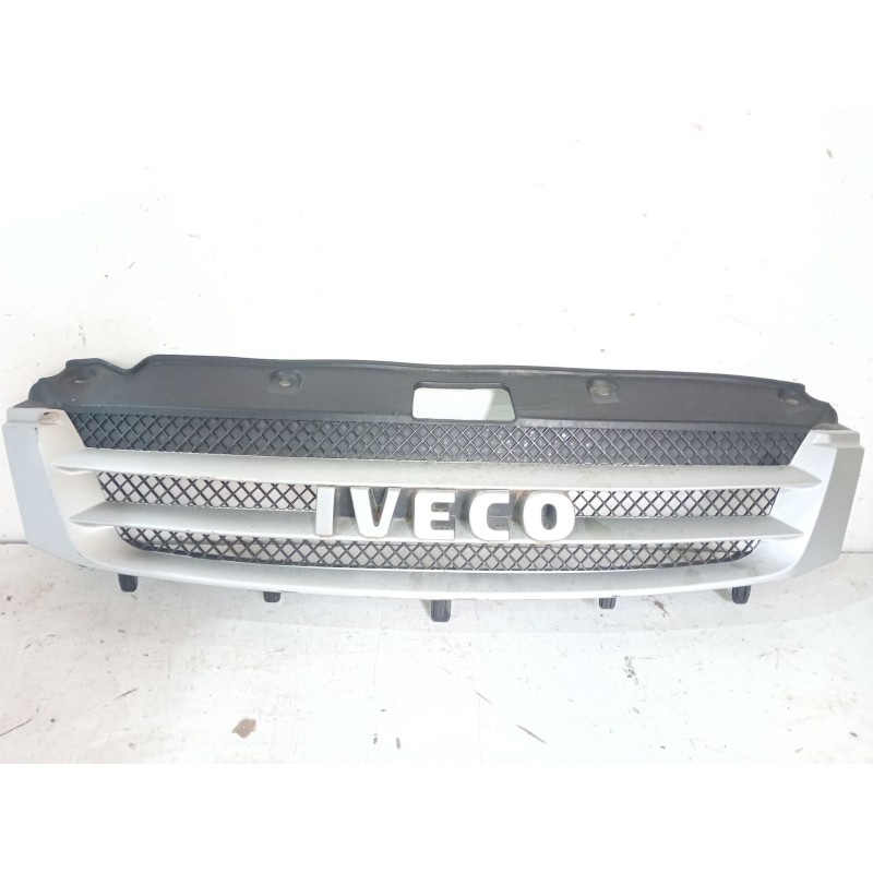 Recambio de rejilla delantera para iveco daily iv furgón 35c14 gv, 35c14 gv/p, 35s14 gv, 35s14 gv/p referencia OEM IAM   