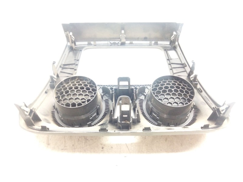 Recambio de aireador central para dacia logan mcv ii stepway referencia OEM IAM 682603655R  