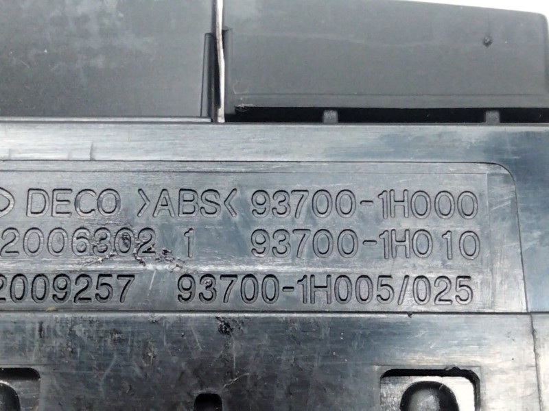 Recambio de warning para kia cee´d drive referencia OEM IAM 937001H000  