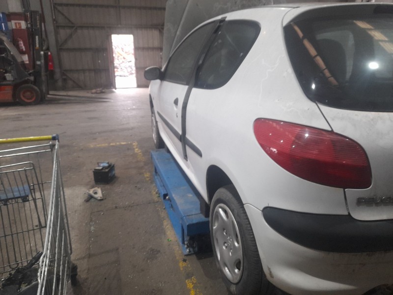 peugeot 206 fastback (2a/c) del año 2000