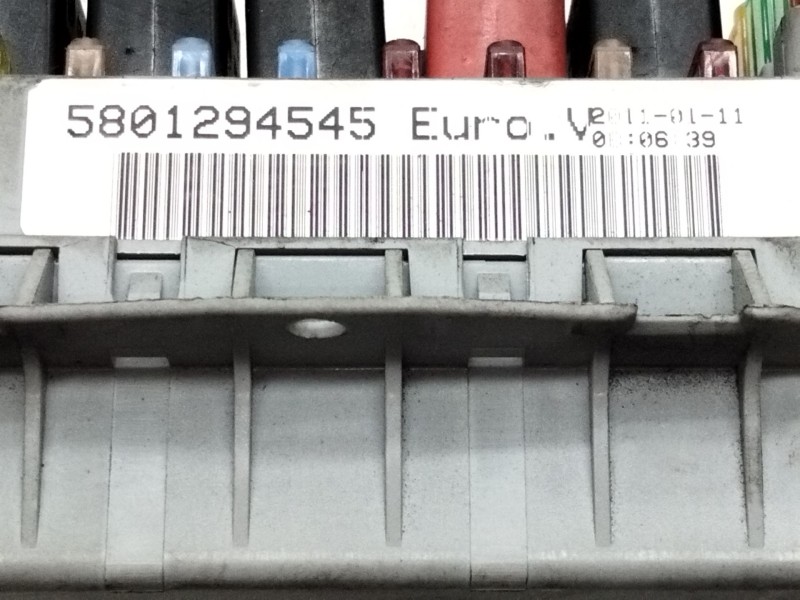 Recambio de caja fusibles para iveco daily iv furgón 35c14 gv, 35c14 gv/p, 35s14 gv, 35s14 gv/p referencia OEM IAM 5801294545  