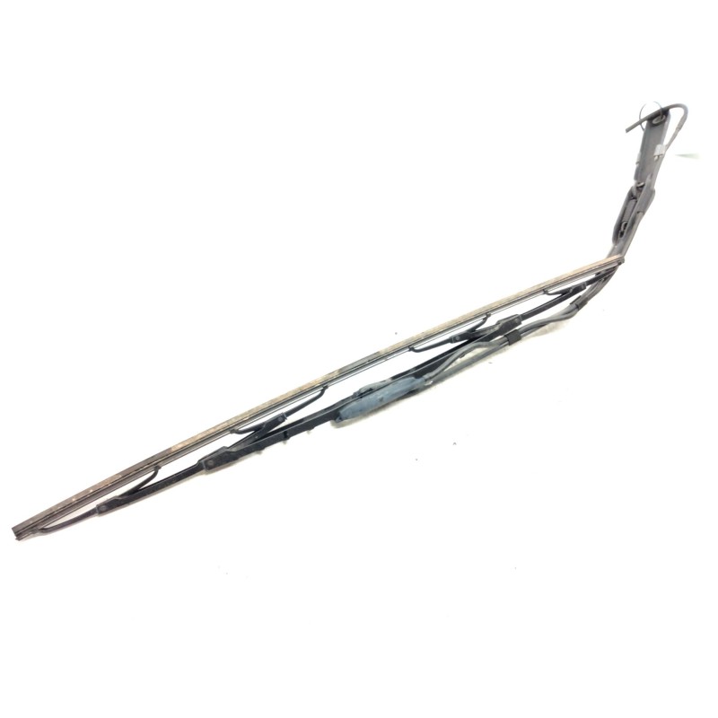 Recambio de brazo limpia delantero derecho para iveco daily iv furgón 35c14 gv, 35c14 gv/p, 35s14 gv, 35s14 gv/p referencia OEM 