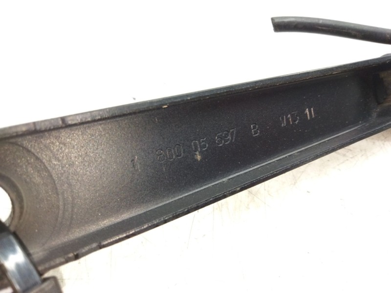 Recambio de brazo limpia delantero izquierdo para iveco daily iv furgón 35c14 gv, 35c14 gv/p, 35s14 gv, 35s14 gv/p referencia OE