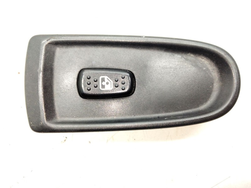 Recambio de mando elevalunas delantero derecho para iveco daily iv furgón 35c14 gv, 35c14 gv/p, 35s14 gv, 35s14 gv/p referencia 