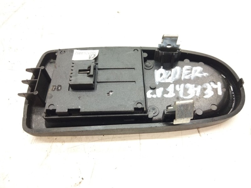 Recambio de mando elevalunas delantero derecho para iveco daily iv furgón 35c14 gv, 35c14 gv/p, 35s14 gv, 35s14 gv/p referencia 