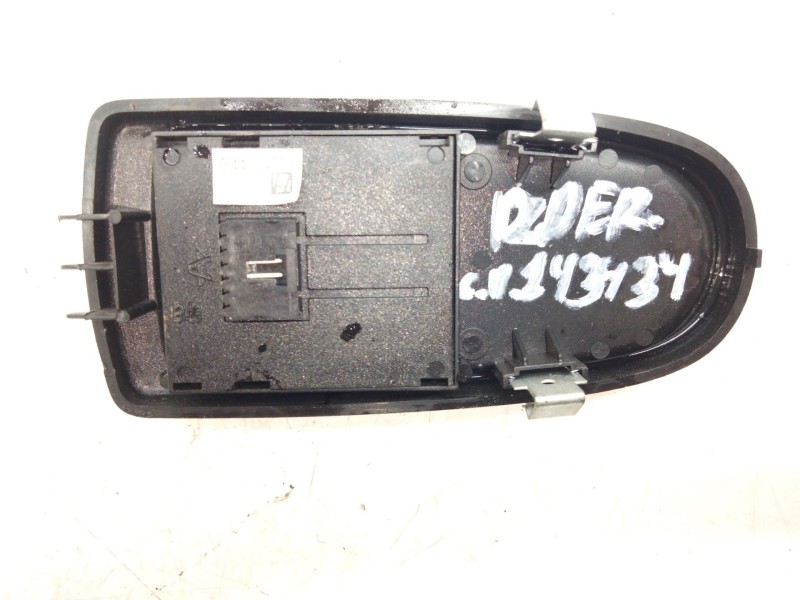 Recambio de mando elevalunas delantero derecho para iveco daily iv furgón 35c14 gv, 35c14 gv/p, 35s14 gv, 35s14 gv/p referencia 