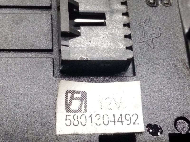 Recambio de mando elevalunas delantero derecho para iveco daily iv furgón 35c14 gv, 35c14 gv/p, 35s14 gv, 35s14 gv/p referencia 