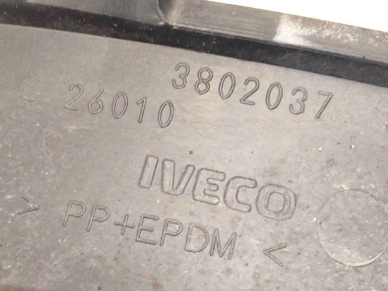 Recambio de aletin delantero izquierdo para iveco daily iv furgón 35c14 gv, 35c14 gv/p, 35s14 gv, 35s14 gv/p referencia OEM IAM 