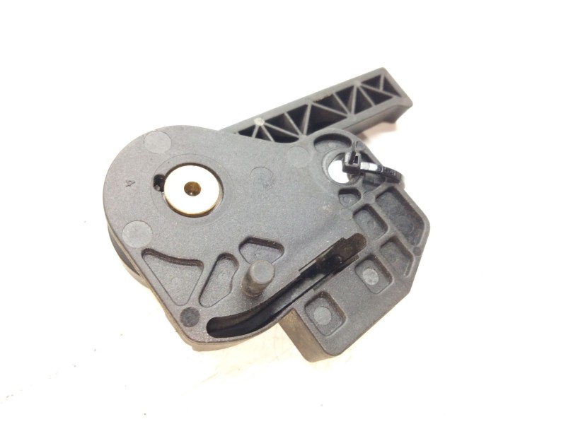 Recambio de tirador capot para land rover discovery iii (l319) 2.7 td 4x4 referencia OEM IAM   