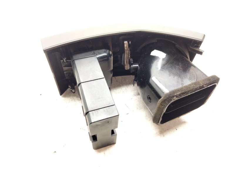 Recambio de aireador izquierdo para land rover discovery iii (l319) 2.7 td 4x4 referencia OEM IAM JBD500200XXX  