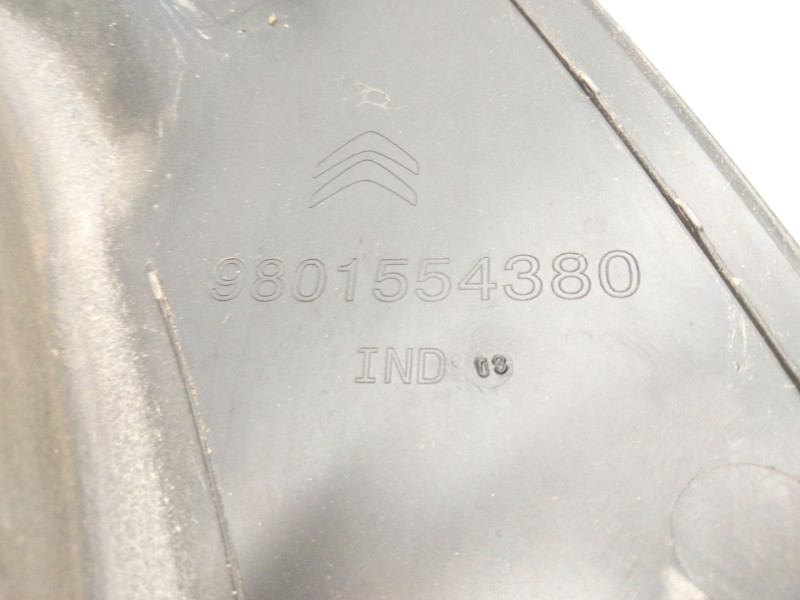 Recambio de aletin trasero derecho para citroën c4 cactus referencia OEM IAM 9801554380  