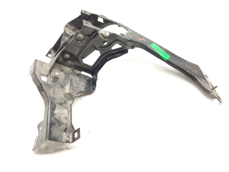 Recambio de soporte faro izquierdo para bmw 2 gran tourer (f46) 218 d referencia OEM IAM 7302531  