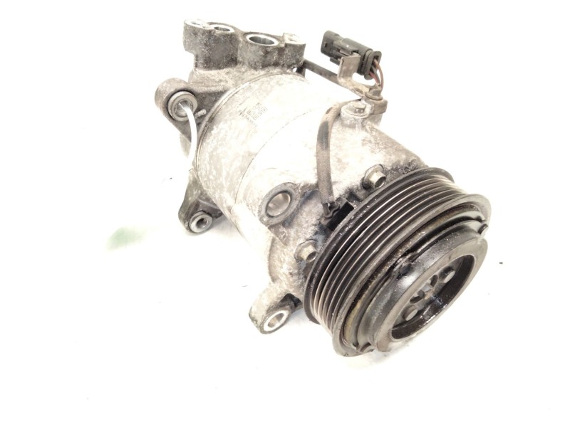 Recambio de compresor aire acondicionado para bmw 2 gran tourer (f46) 218 d referencia OEM IAM 6826879  