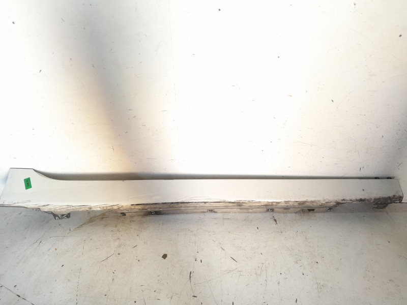 Recambio de talonera derecha para bmw 2 gran tourer (f46) 218 d referencia OEM IAM   