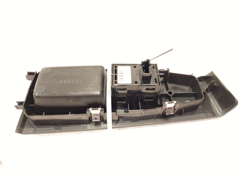 Recambio de mando elevalunas trasero izquierdo para bmw 2 gran tourer (f46) 218 d referencia OEM IAM   