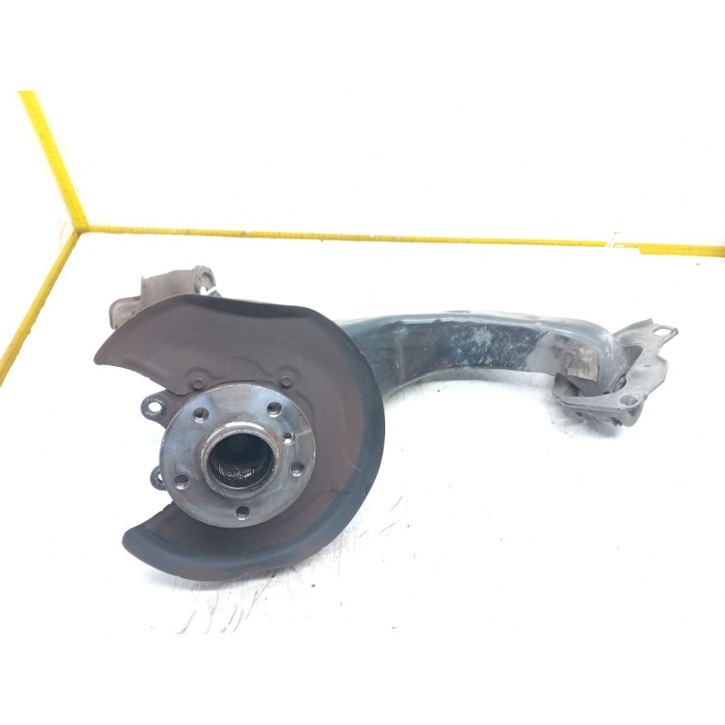 Recambio de mangueta trasera izquierda para bmw 2 gran tourer (f46) 218 d referencia OEM IAM 6799739  