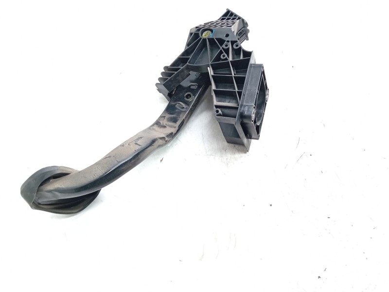 Recambio de pedal freno para bmw 2 gran tourer (f46) 218 d referencia OEM IAM 81007132  