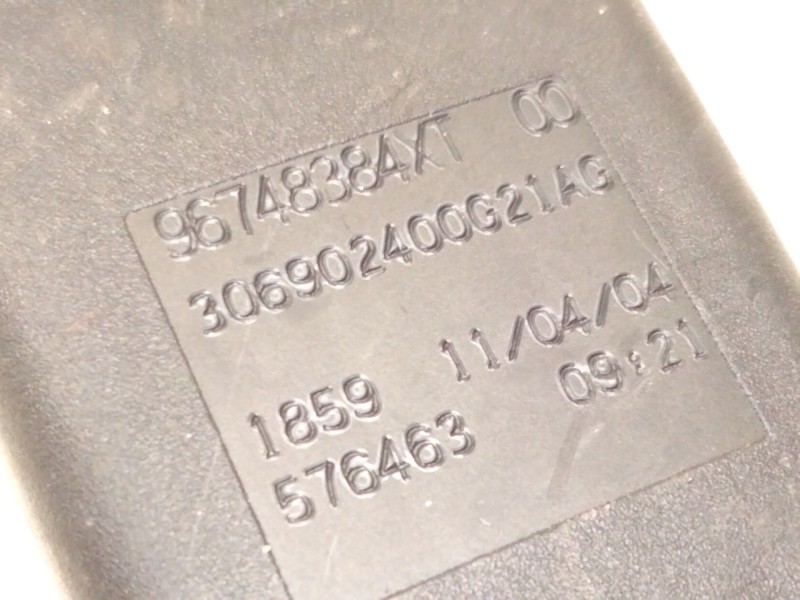 Recambio de enganche delantero derecho para citroën c4 berlina exclusive referencia OEM IAM 96748384  