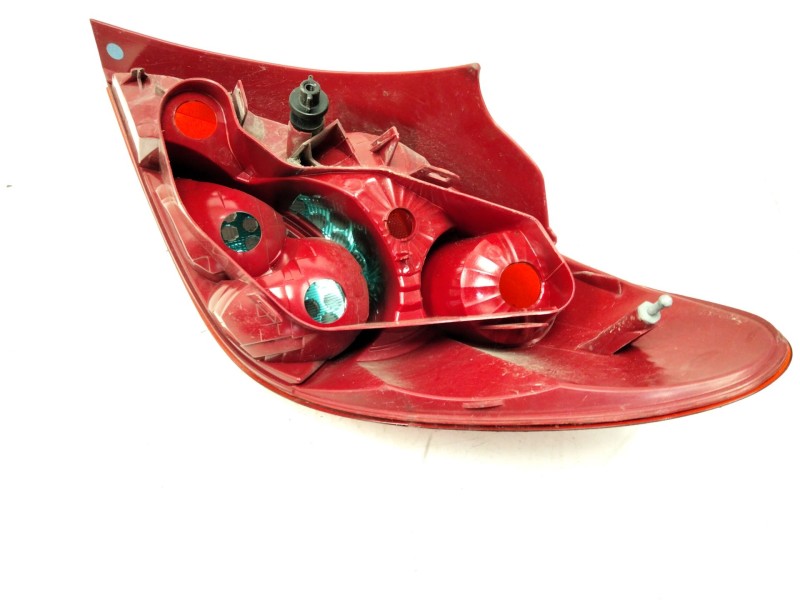 Recambio de piloto trasero izquierdo para peugeot 207 1.6 16v hdi referencia OEM IAM   