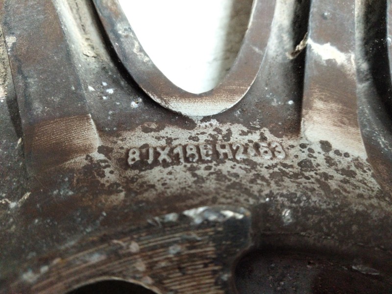 Recambio de llanta aluminio para land rover discovery v6 td hse referencia OEM IAM   