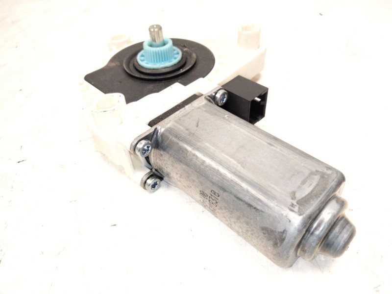 Recambio de motor elevalunas delantero derecho para volkswagen passat b8 variant (3g5, cb5) 2.0 tdi referencia OEM IAM 5Q4959802