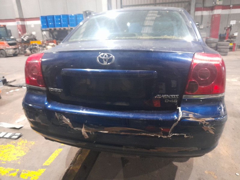 toyota avensis sedán (_t25_) del año 2005