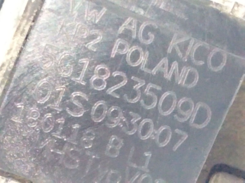 Recambio de cerradura capot para volkswagen passat b8 variant (3g5, cb5) 2.0 tdi referencia OEM IAM   