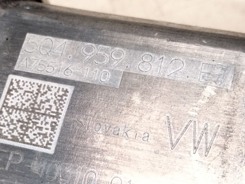 Recambio de motor elevalunas trasero izquierdo para volkswagen passat b8 variant (3g5, cb5) 2.0 tdi referencia OEM IAM 5Q4959812