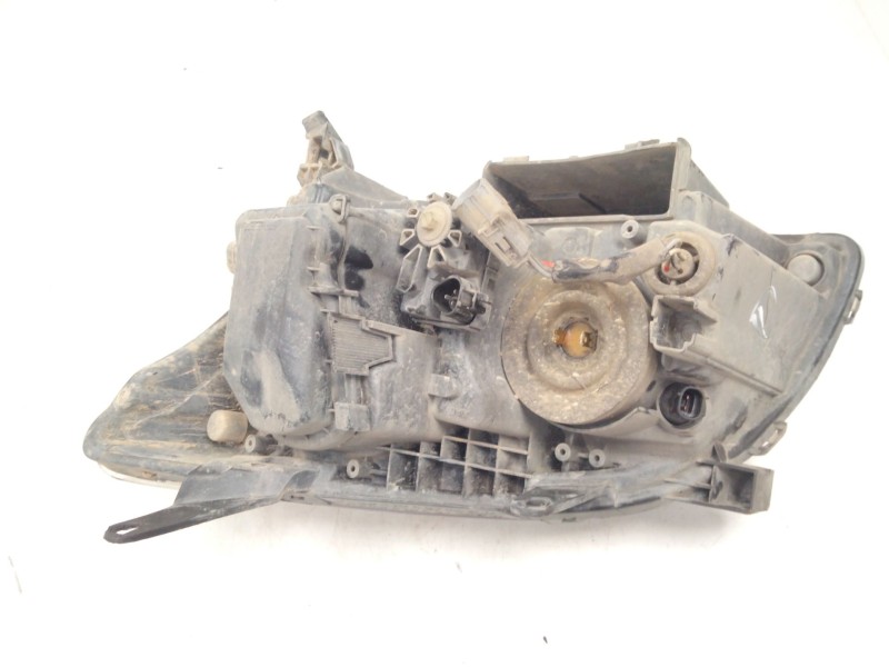 Recambio de faro derecho para toyota avensis sedán (_t25_) 2.2 d-4d (adt251_) referencia OEM IAM   
