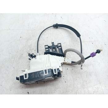 CERRADURA PUERTA DELANTERA DERECHA A2047203035 