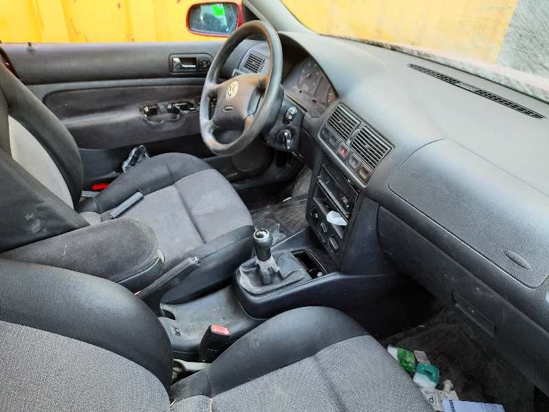 volkswagen golf iv berlina (1j1) del año 2000