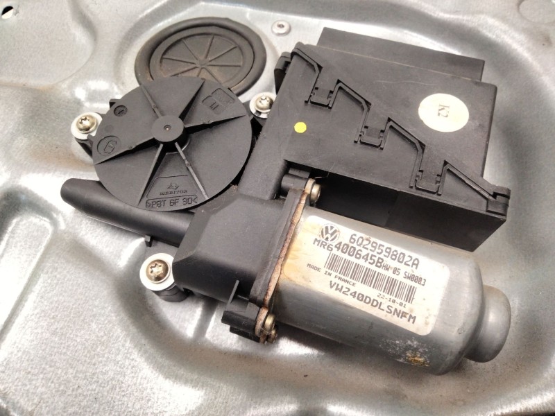 Recambio de elevalunas delantero izquierdo para volkswagen polo (9n_, 9a_) 1.4 16v referencia OEM IAM   