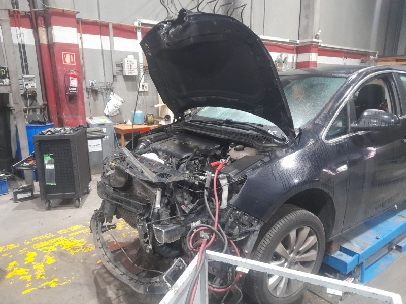 opel astra j (p10) del año 2013