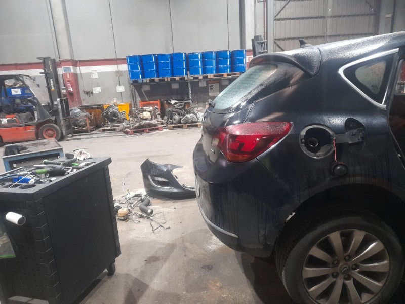 opel astra j (p10) del año 2013