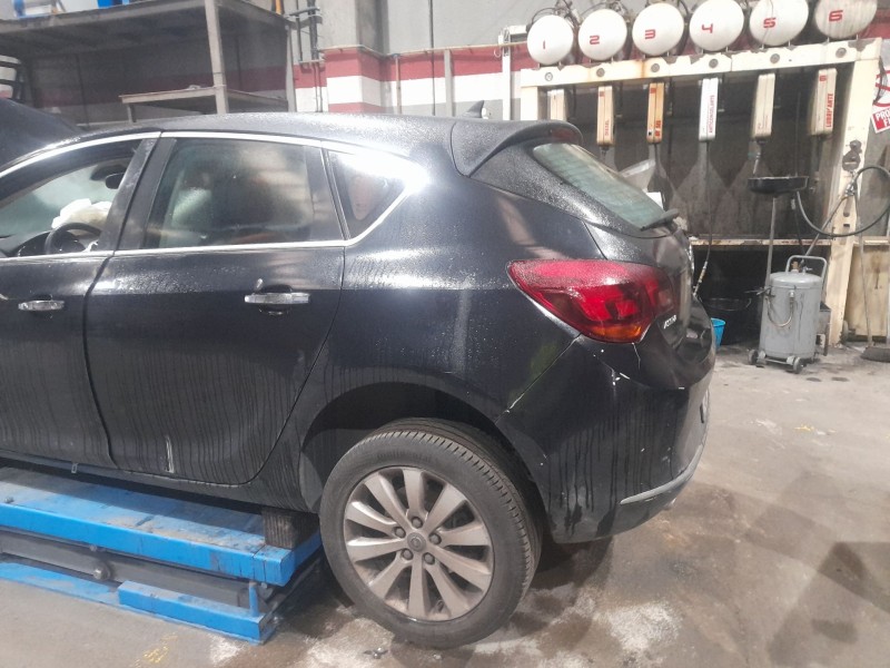 opel astra j (p10) del año 2013