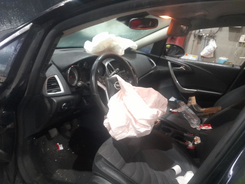 opel astra j (p10) del año 2013